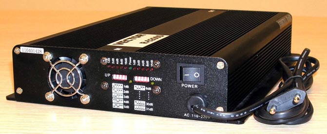 GSM репитер стандарта 1800 МГц Vector R-6200D вид сзади (тыльная часть)